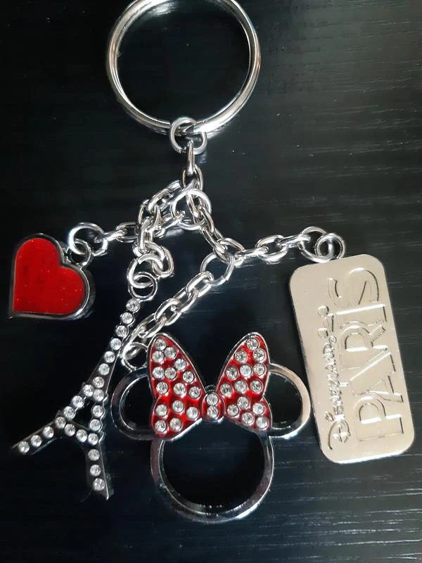 Porte clés métal disney disneyland paris Minnie + Tour Eiffel Paris avec strass